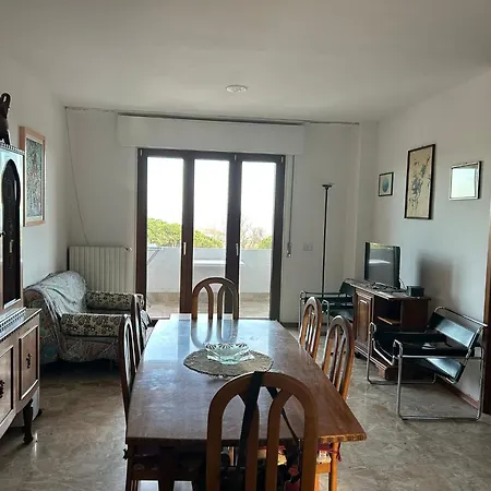 L T Miramare Apartment *