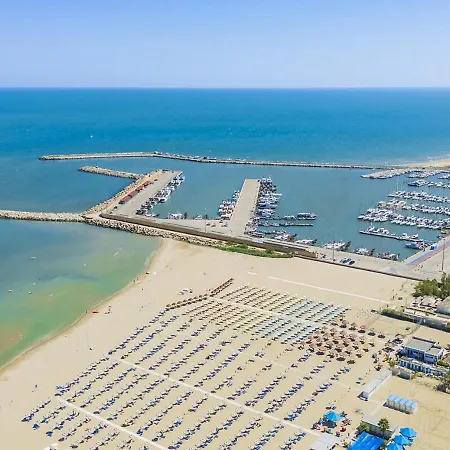 Lt Miramare Fronte Mare Con Garage