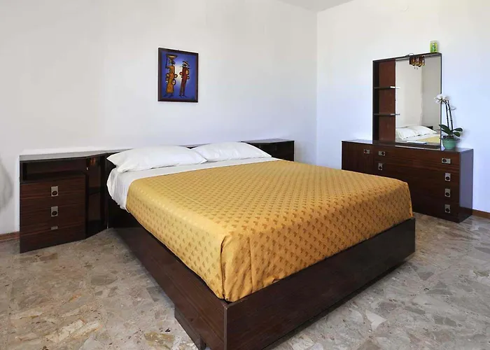 Lt Miramare Fronte Mare Garage Privato * جوليانوفا