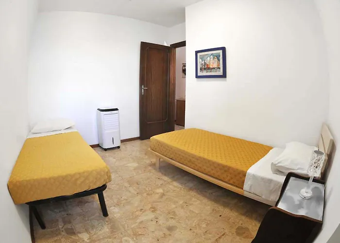 Lt Miramare Fronte Mare Garage Privato * جوليانوفا